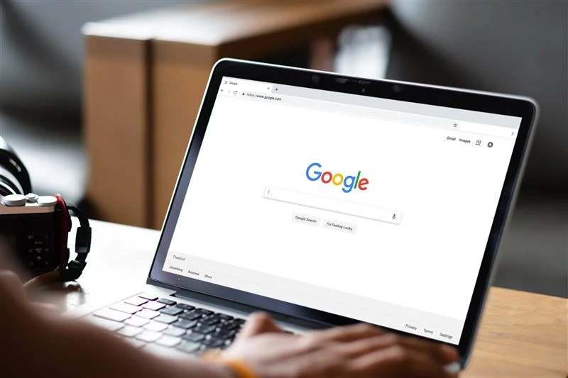 Fiche Google et référencement SEO local : le duo gagnant